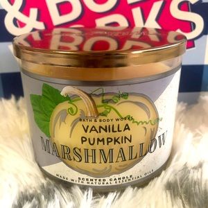 Bath & Body Works 3 Wick Candle Vanilla Pumpkin Marshmallow
